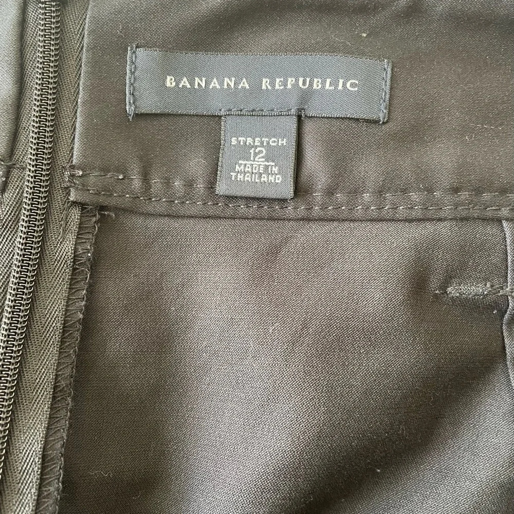 Banana Republic Stretch Pencil‎ Skirt, size 12.